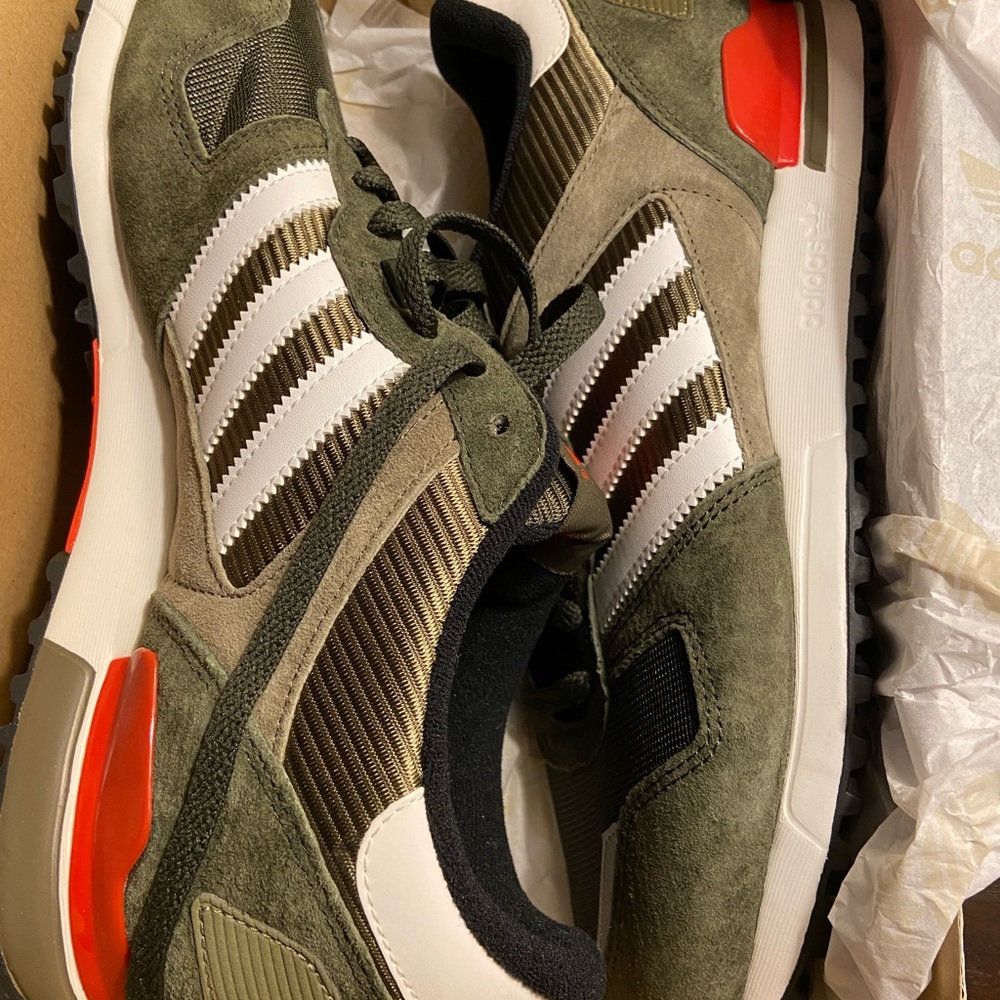 Mens size 11 Oliver green sneakers